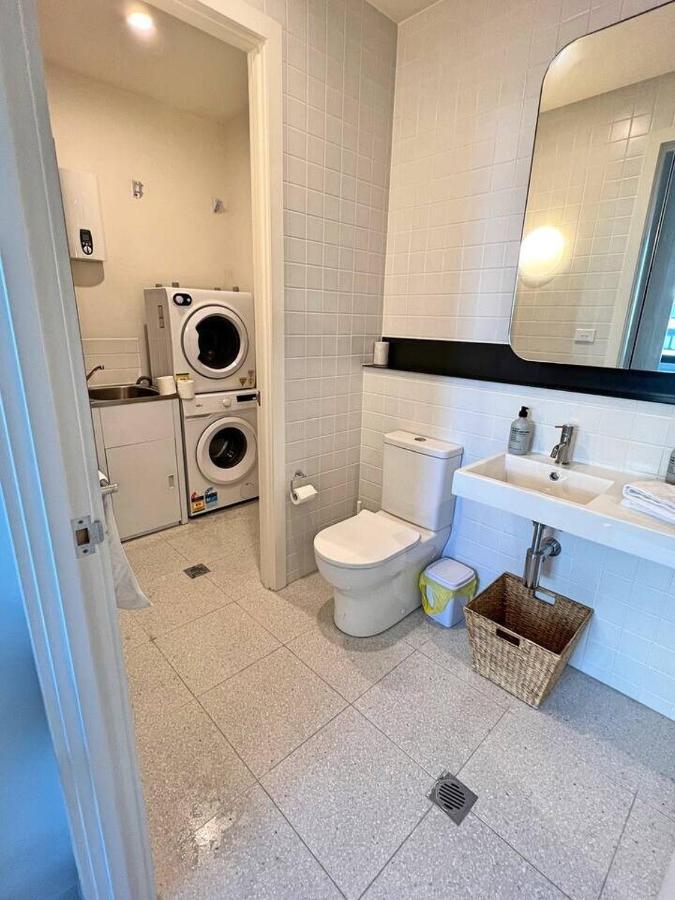 Industrial yet Modern, 1bd 1bth Apt - Woden Phillip Exterior foto